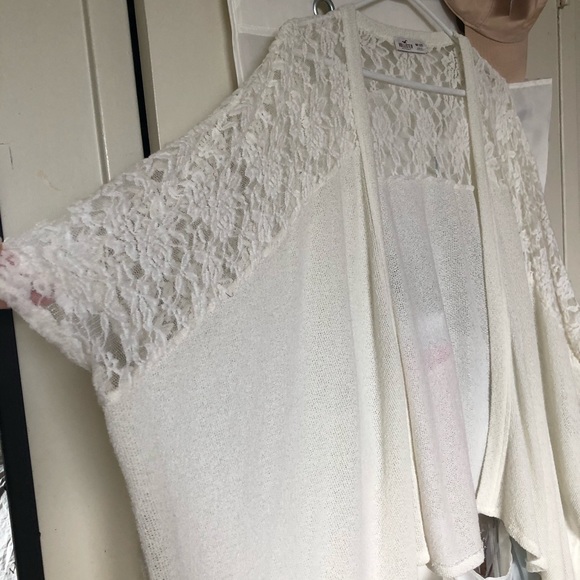 Hollister cream colour lace cardigan style over - Picture 3 of 4